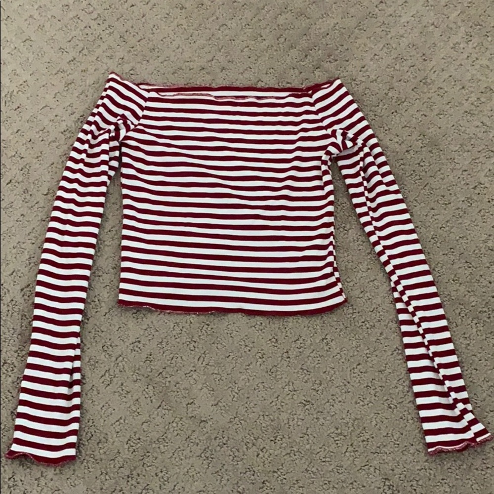 romwe maroon & white striped off the shoulder top!